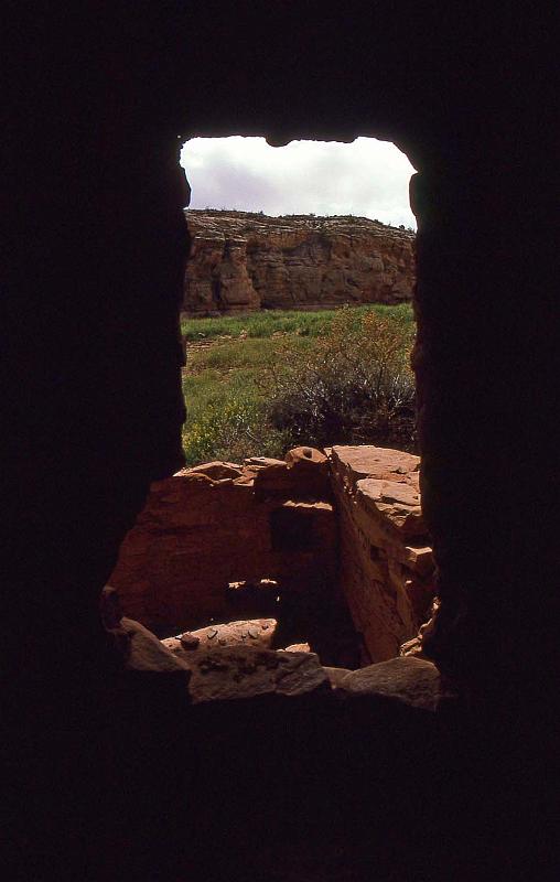 2001-04 Utah Trip 045 Mule Creek Canyon.jpg